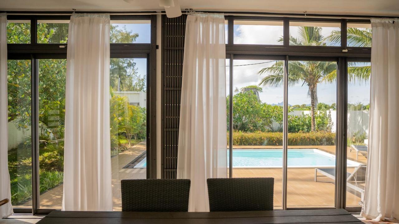 Villa Angelou - Sunlit Beach Getaway With Pool And Wifi Belle Mare Exterior foto